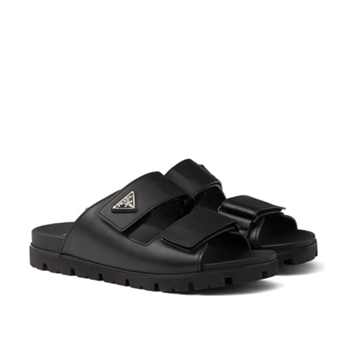 프라다 에나멜 트라이앵글 가죽 샌들 블랙