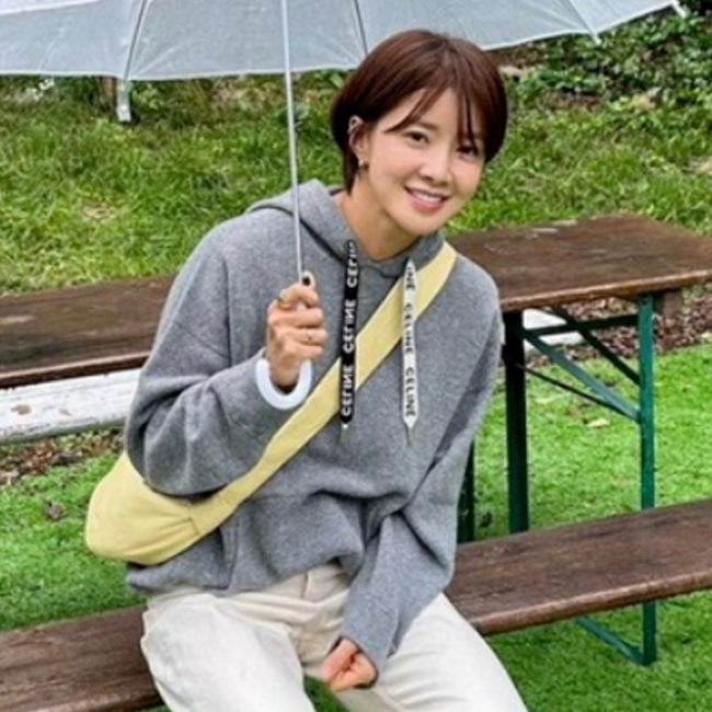 (국내배송) 셀린느 스트링로고 후드 ~3Color~ (이시영 착용)