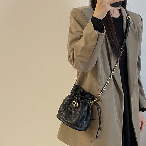 디올 미스 카로 드로트링 미니 버킷백 블랙